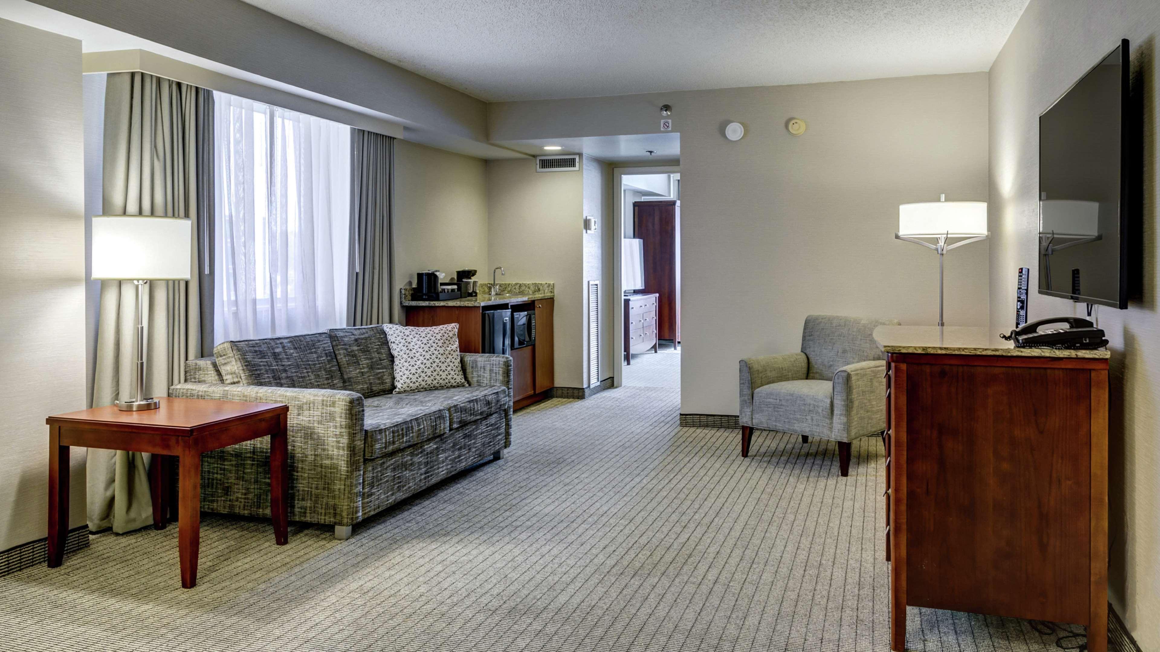 Embassy Suites Cincinnati - Rivercenter Ковингтън Екстериор снимка