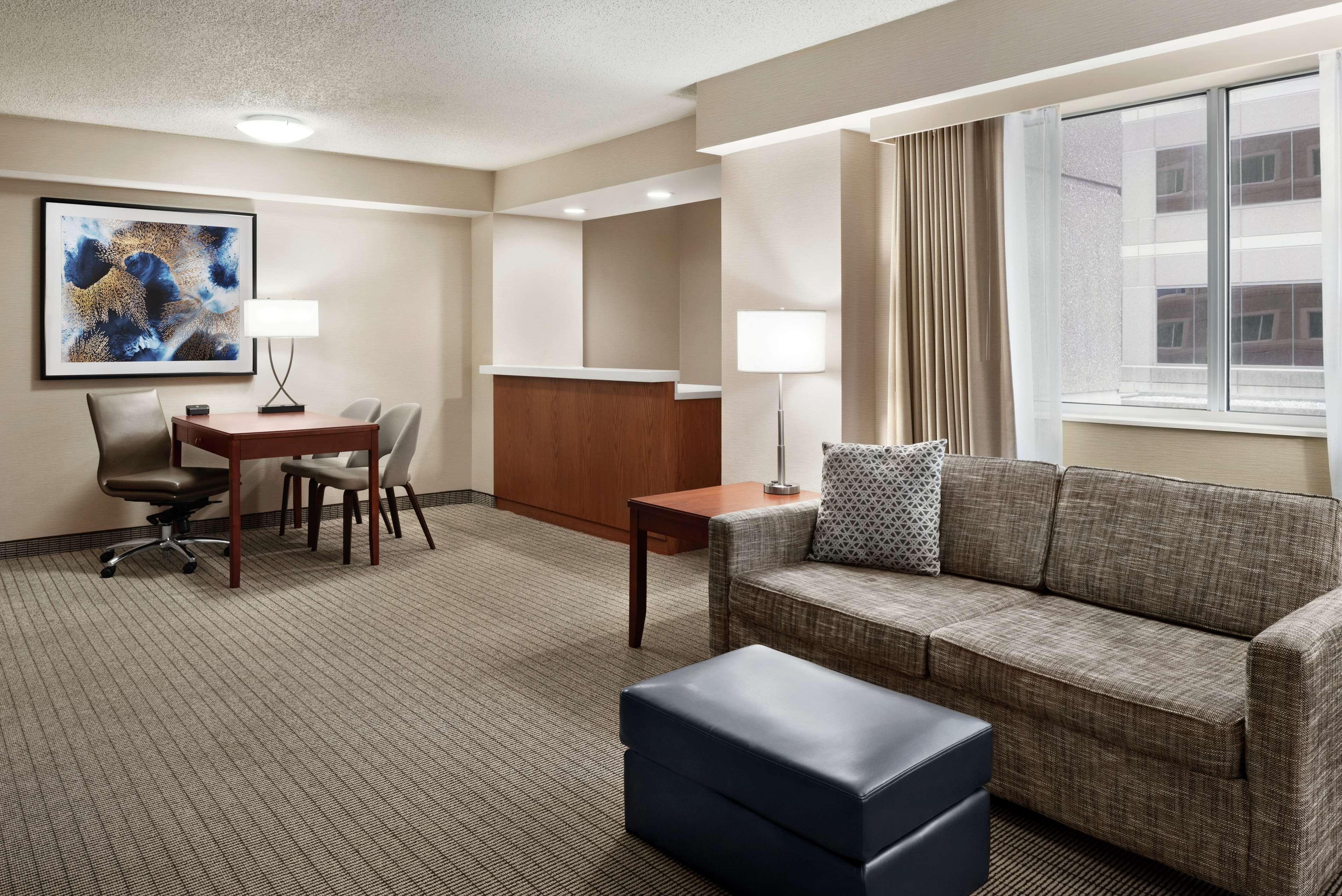 Embassy Suites Cincinnati - Rivercenter Ковингтън Екстериор снимка