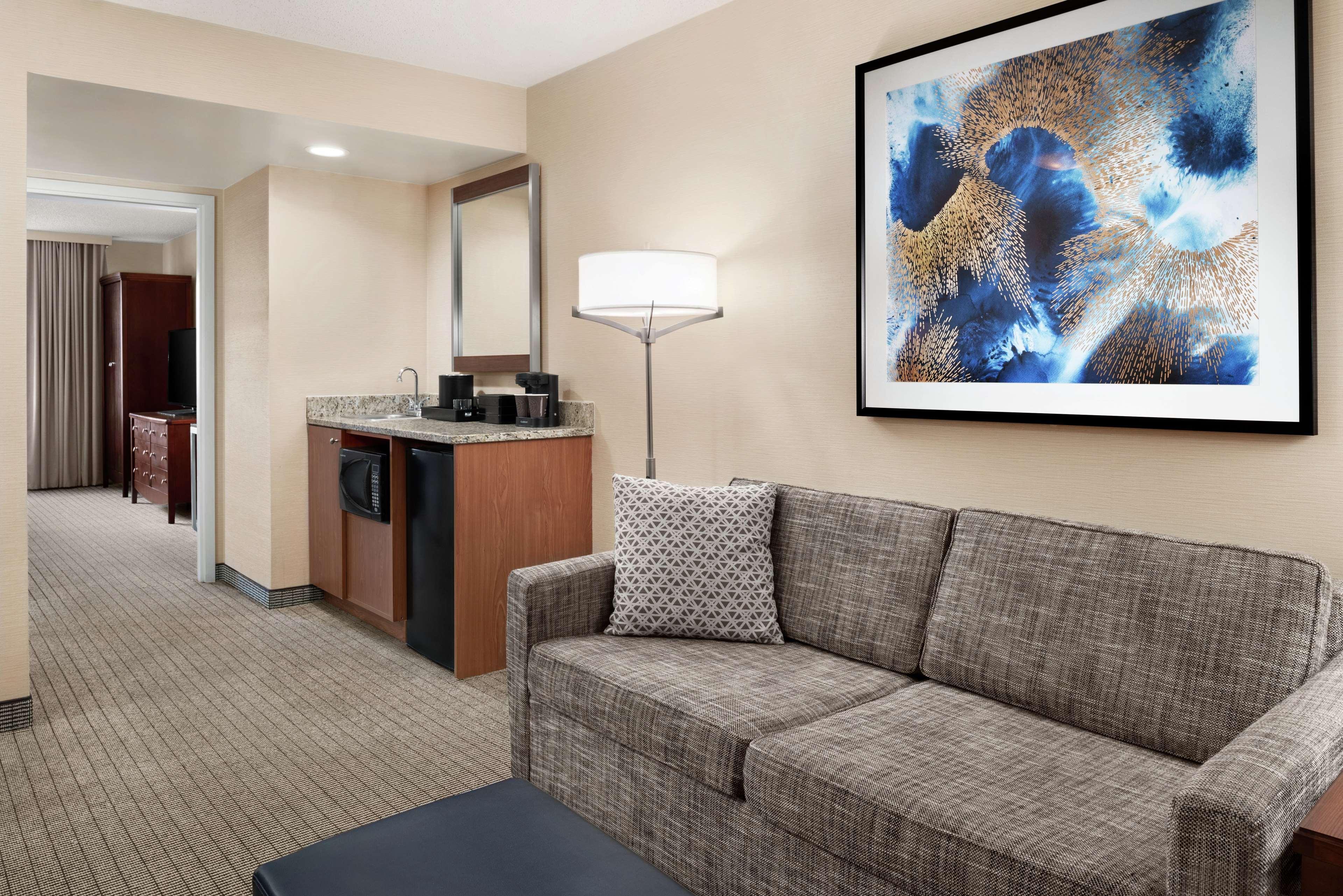 Embassy Suites Cincinnati - Rivercenter Ковингтън Екстериор снимка