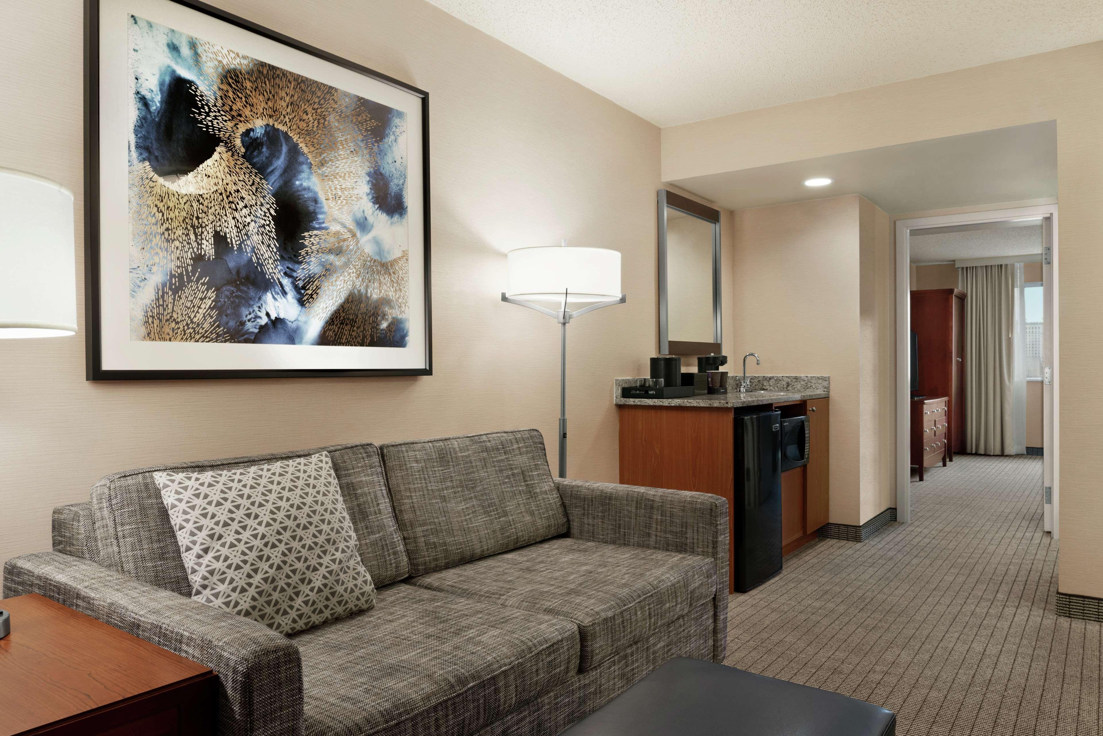 Embassy Suites Cincinnati - Rivercenter Ковингтън Екстериор снимка