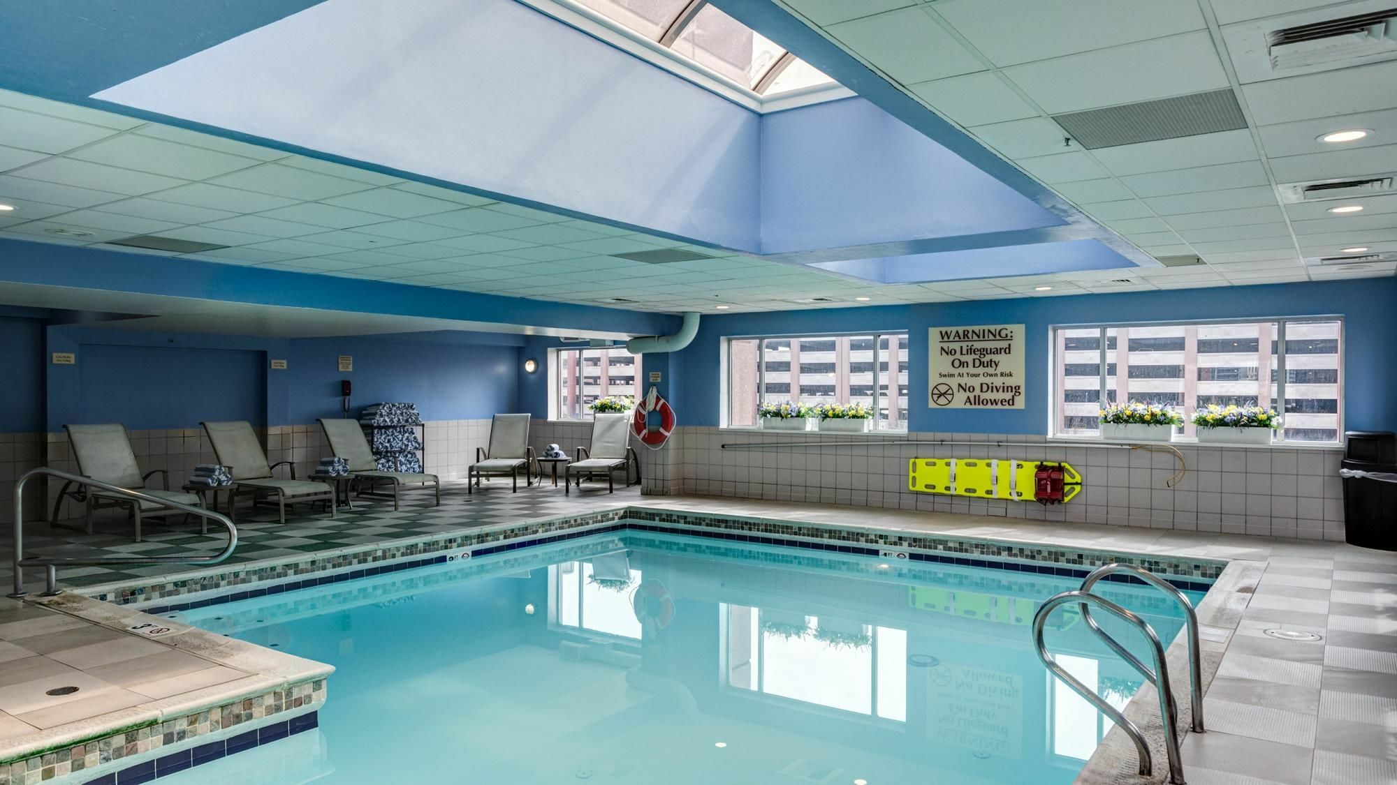 Embassy Suites Cincinnati - Rivercenter Ковингтън Екстериор снимка